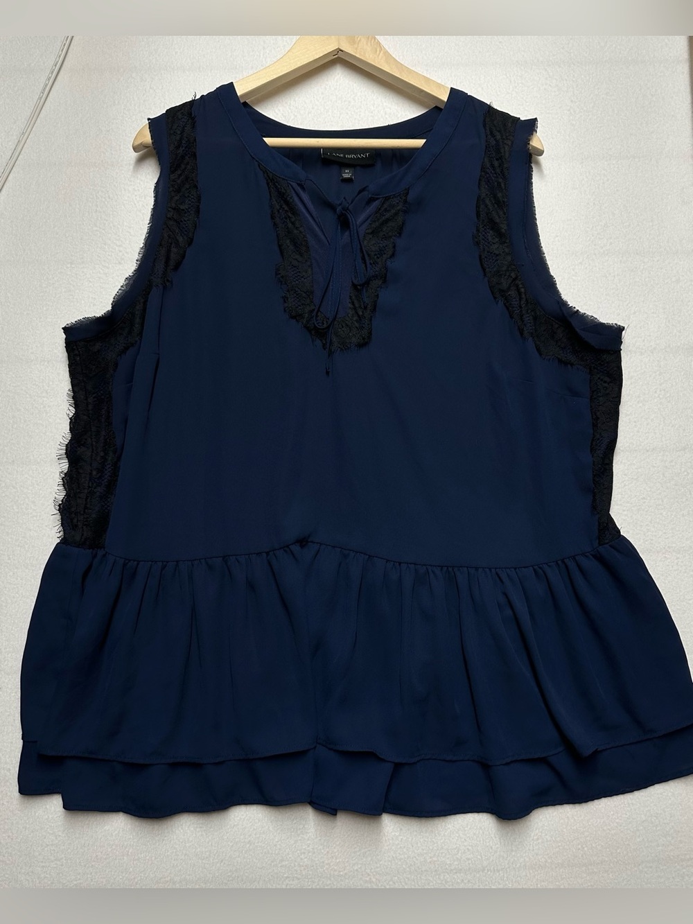Lane Bryant 22 Navy Lace Sleeveless Blouse | Plus Size Flowy Layered Hem